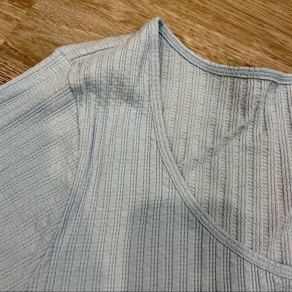 bp Scoop Neck 3/4 Button Hem Long Sleeve Cropped Tee Cream - Picture 4 of 7